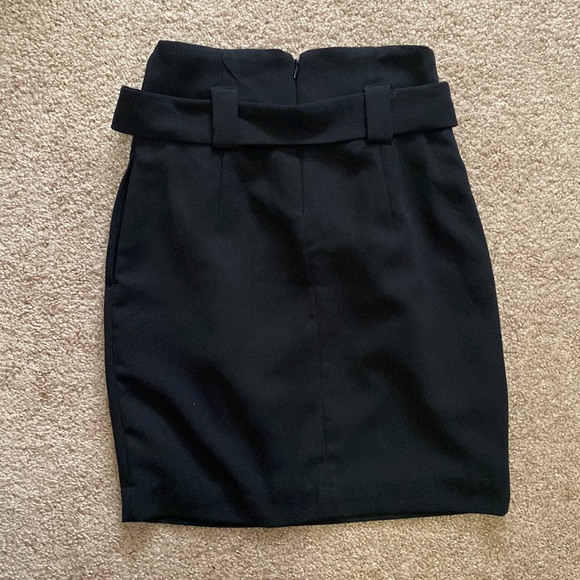Express pencil skirt - Picture 2 of 2